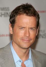 Greg Kinnear